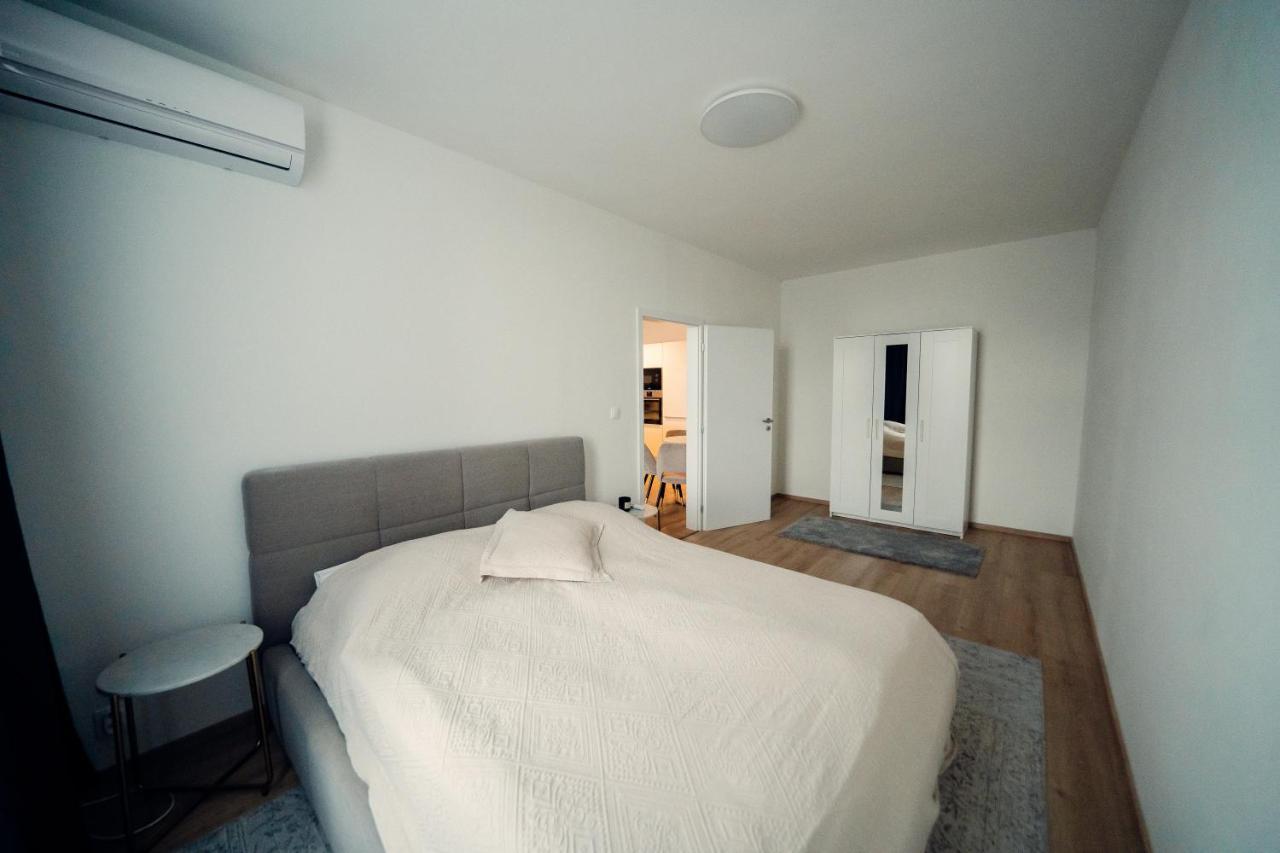 Tiffany Apartment Hotel Bratislava Exterior photo